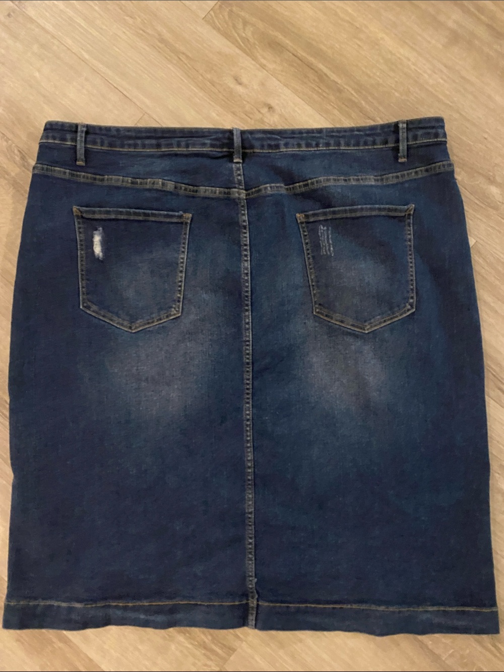 Main Street Exchange SZ 20 Dark Blue Distressed Denim Pencil Skirt - Picture 6 of 6